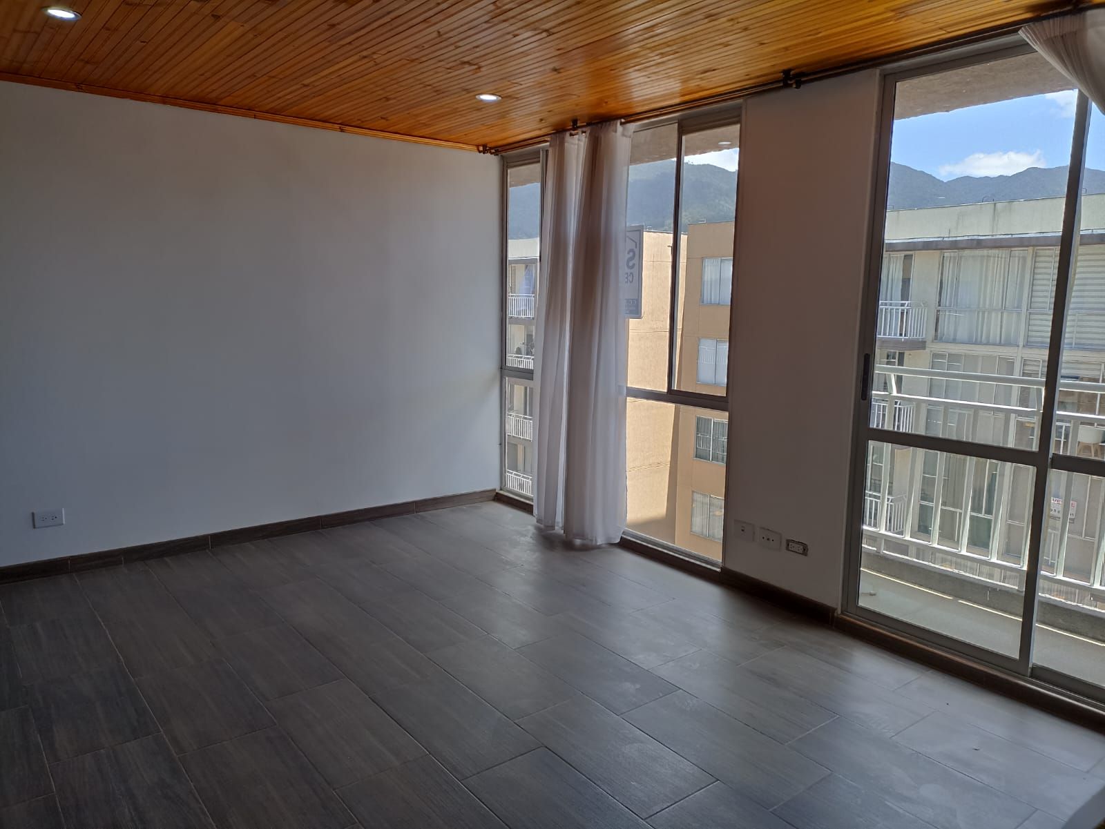 Apartamento en venta Cundinamarca Zipaquirá Los Cedros 67 m2 Habitaciones 3 Baños 2 Garajes 2 Precio $180000000