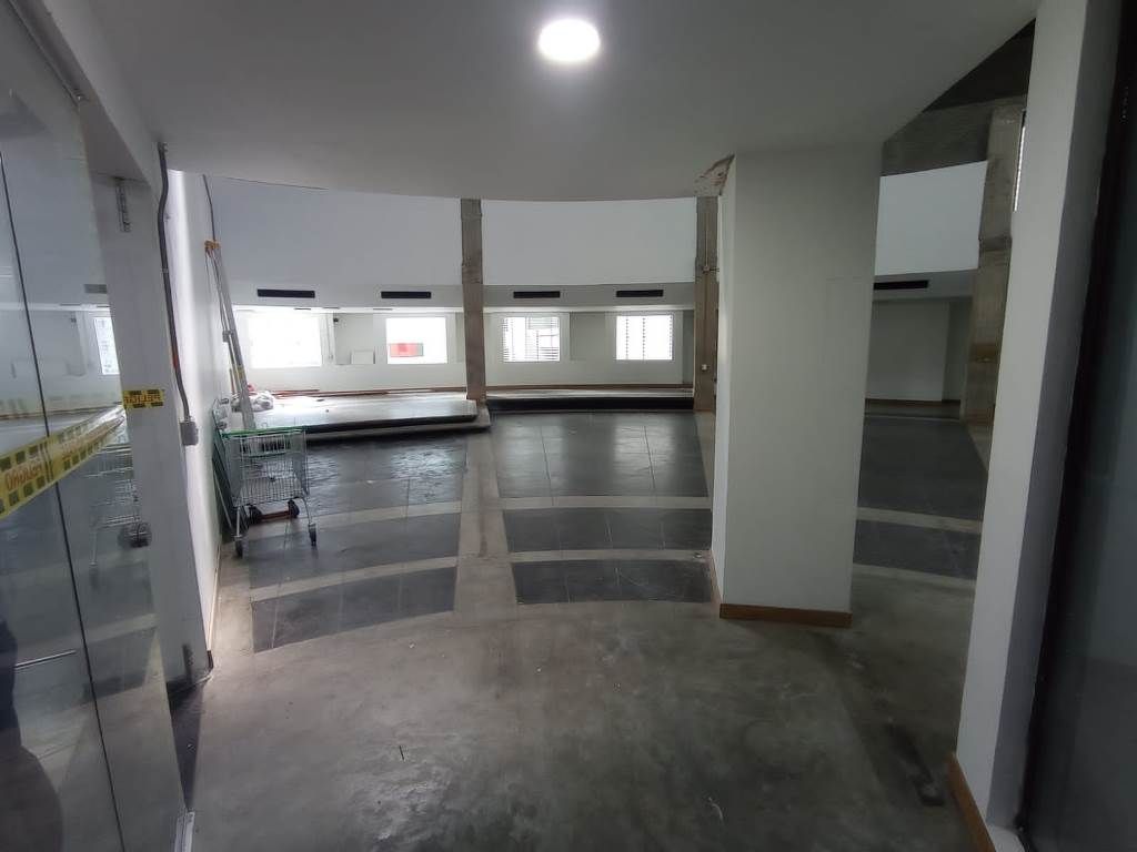 Oficina en arriendo Antioquia Medellín El Poblado 570 m2 Habitaciones 0 Baños 8 Garajes 8 Precio $80000000