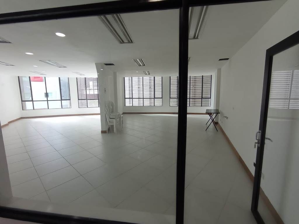 Oficina en arriendo Antioquia Medellín El Poblado 96 m2 Habitaciones 0 Baños 10 Garajes 2 Precio $7800000