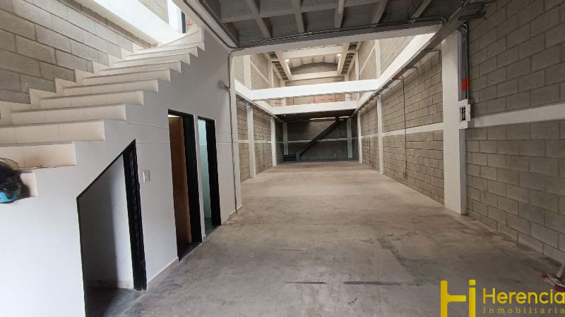 Bodega en arriendo Antioquia Itagüí Los Naranjos 200 m2 Habitaciones 0 Baños 1 Garajes 1 Precio $11900000