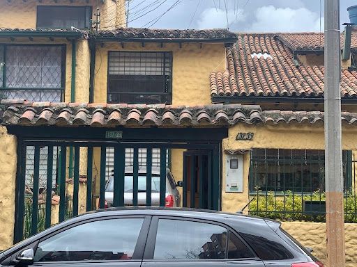 Casa en venta Cundinamarca Bogotá San José Del Prado 243 m2 Habitaciones 5 Baños 3 Garajes 3 Precio $1050000000