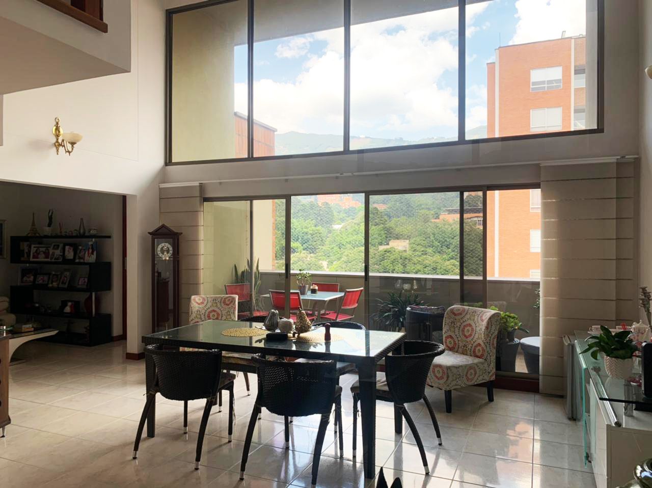 Apartamento en venta Antioquia Envigado La Abadia 219 m2 Habitaciones 4 Baños 6 Garajes 3 Precio $1500000000