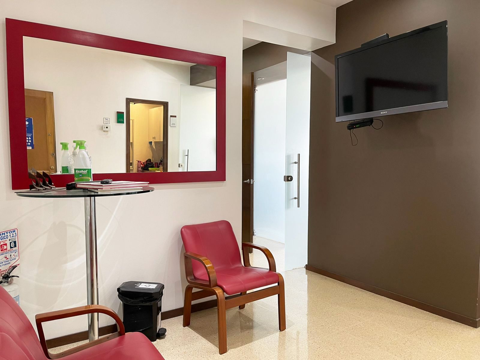 Consultorio en venta Antioquia Medellín San Diego 50 m2 Habitaciones 0 Baños 0 Garajes 4 Precio $440000000