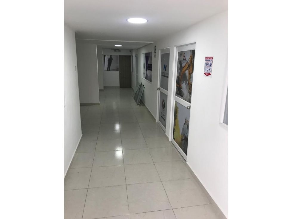 Oficina en arriendo Atlántico Barranquilla El Poblado 25 m2 Habitaciones 0 Baños 4 Garajes 2 Precio $950000