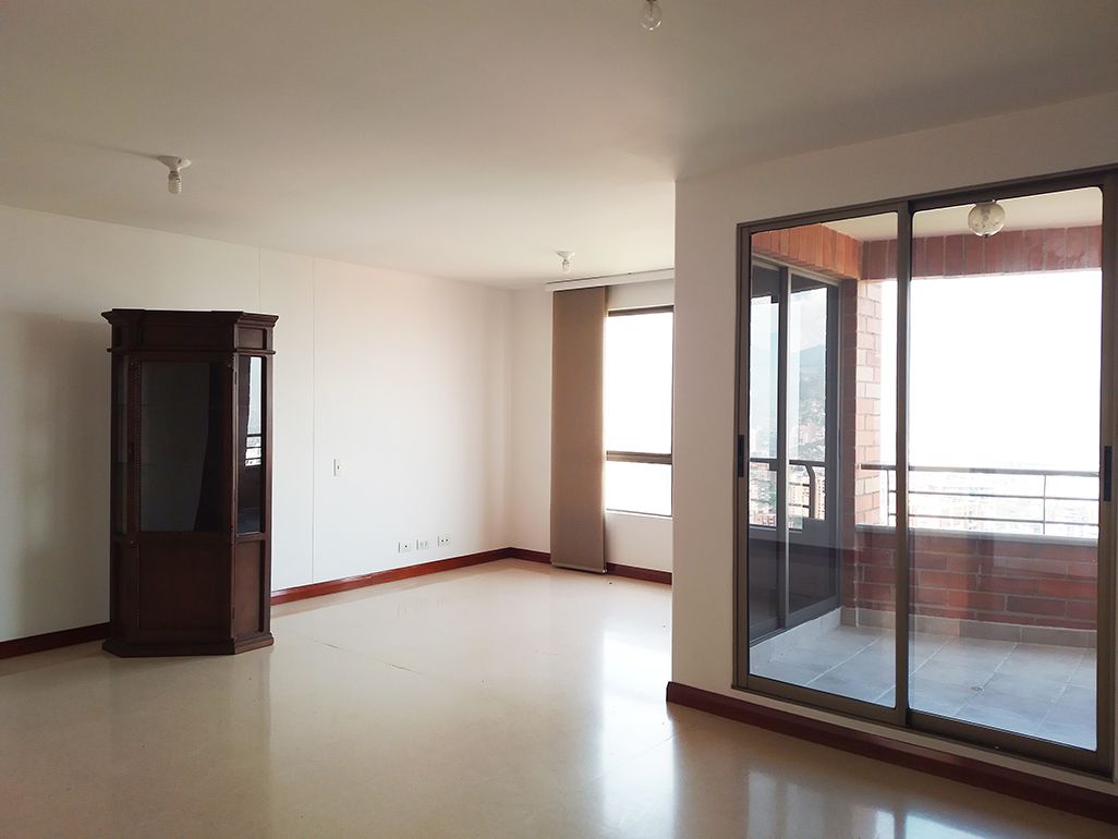 Apartamento en venta Antioquia Medellín El Diamante No2 157 m2 Habitaciones 3 Baños 6 Garajes 3 Precio $870000000