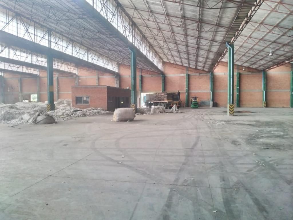 Bodega en arriendo Valle Del Cauca Cali Cali 1000 m2 Habitaciones 0 Baños 0 Garajes 4 Precio $13000000