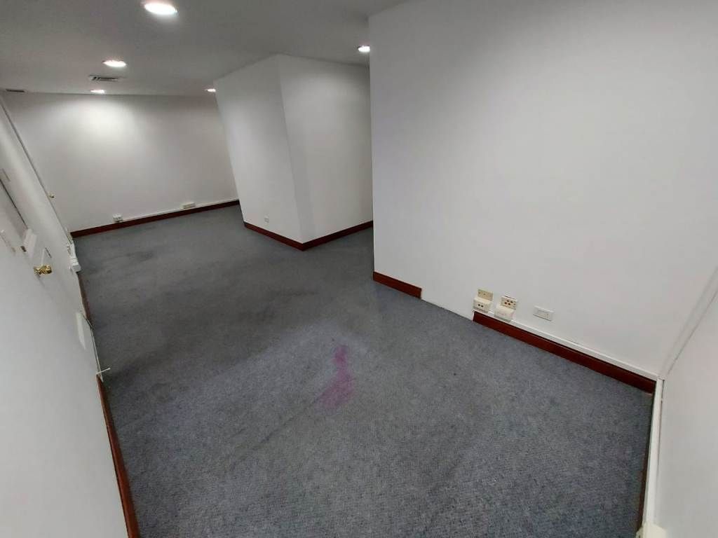 Oficina en arriendo Antioquia Medellín El Poblado 76 m2 Habitaciones 0 Baños 4 Garajes 3 Precio $3600000
