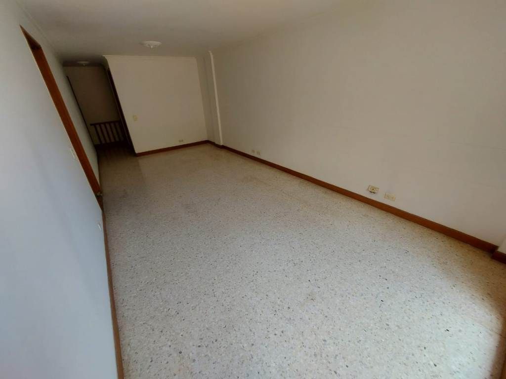 Casa en venta Antioquia Medellín Castropol 131 m2 Habitaciones 3 Baños 6 Garajes 3 Precio $690000000