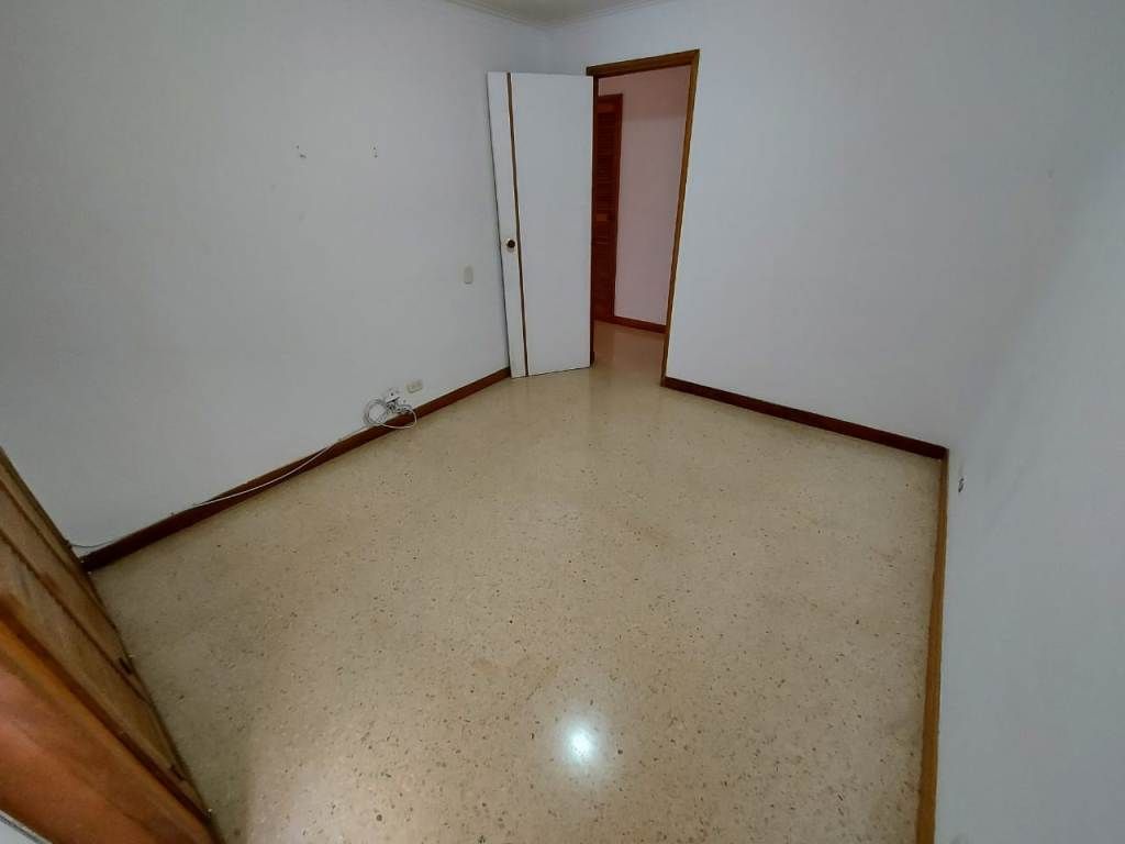 Apartamento en arriendo Antioquia Medellín Castropol 180 m2 Habitaciones 3 Baños 4 Garajes 3 Precio $3300000