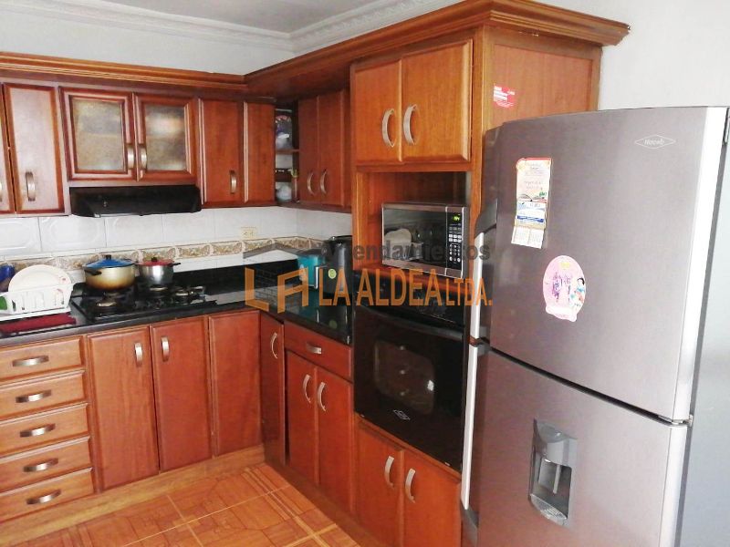 Casa en venta Antioquia Itagüí Simón Bolívar 260 m2 Habitaciones 10 Baños 4 Garajes 1 Precio $540000000