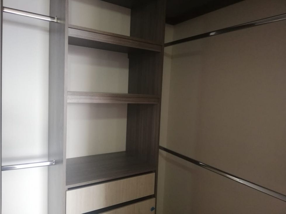 Apartamento en arriendo Antioquia Medellín Loma De Las Brujas 150 m2 Habitaciones 3 Baños 2 Garajes 1 Precio $6300000