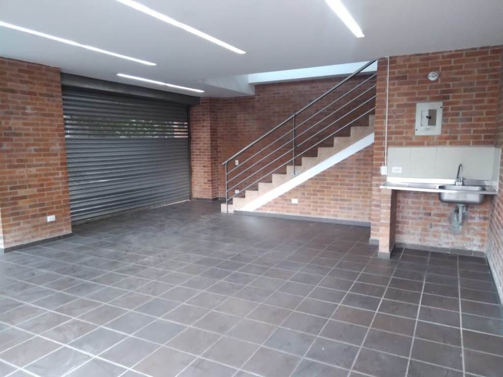 Oficina en arriendo Antioquia Medellín El Poblado 96 m2 Habitaciones 0 Baños 2 Garajes 2 Precio $4000000