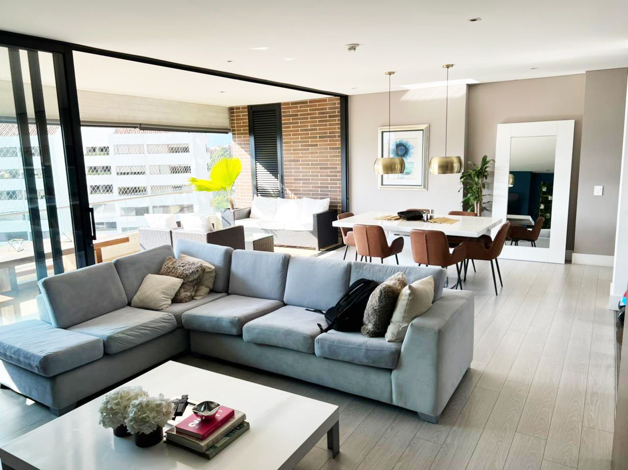 Apartamento en arriendo o venta Antioquia Medellín San Lucas 169 m2 Habitaciones 3 Baños 6 Garajes 4 Precio venta $1280000000 Precio arriendo $10300000