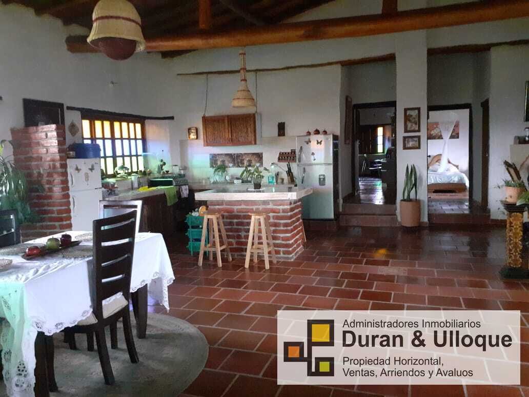 Finca en venta Santander Curití Curití 492 m2 Habitaciones 2 Baños 2 Garajes 5 Precio $650000000