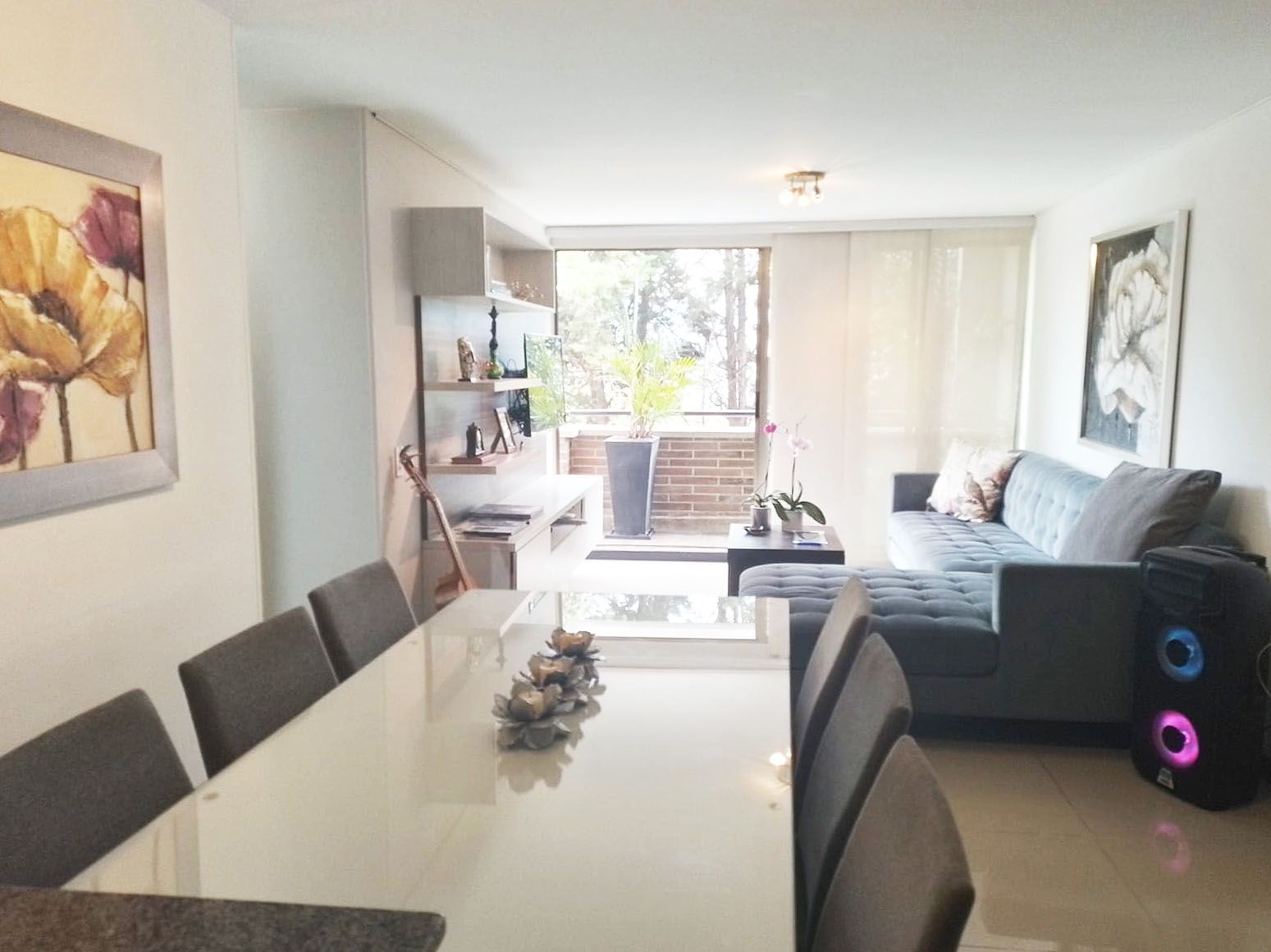 Apartamento en arriendo Antioquia Medellín Los Naranjos 90 m2 Habitaciones 3 Baños 2 Garajes 2 Precio $8800000