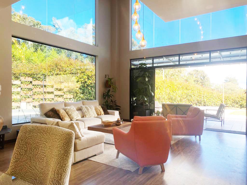Casa en venta Antioquia Envigado La Mesa 400 m2 Habitaciones 5 Baños 13 Garajes 5 Precio $1950000000