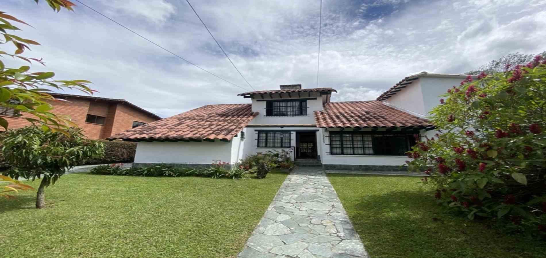 Casa en arriendo Antioquia Rionegro Gualanday 200 m2 Habitaciones 3 Baños 3 Garajes 1 Precio $6000000