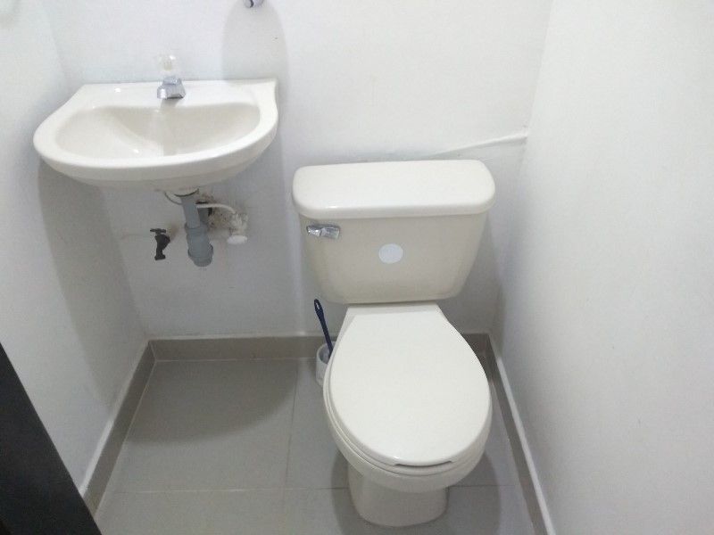Oficina en arriendo Antioquia Medellín Suramericana 200 m2 Habitaciones 0 Baños 2 Garajes 1 Precio $14000000