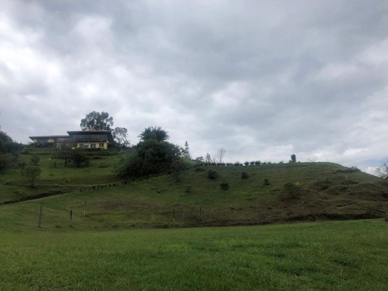 Finca en venta Antioquia Marinilla Marinilla 275 m2 Habitaciones 3 Baños 6 Garajes 2 Precio $1890000000