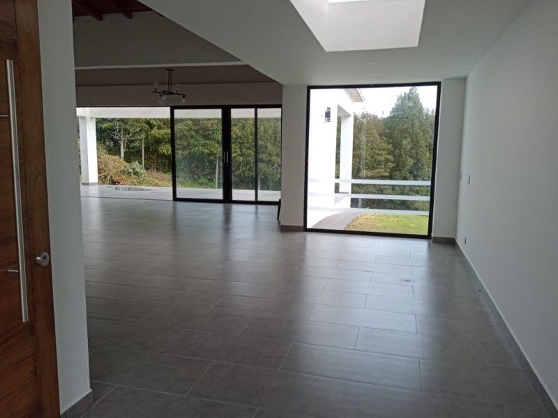 Casa en venta Antioquia La Ceja Payuco 425 m2 Habitaciones 3 Baños 6 Garajes 3 Precio $1900000000