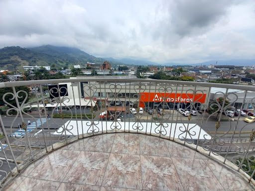 Apartamento en venta Risaralda Pereira Sector 30 De Agosto 90 m2 Habitaciones 3 Baños 2 Garajes 3 Precio $320000000