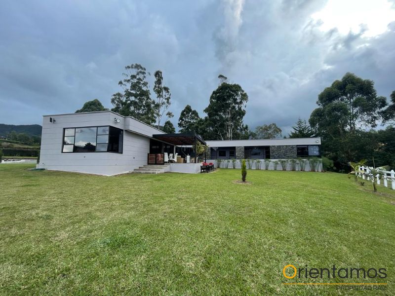 Finca en venta Antioquia El Carmen De Viboral La Alhambra 12000 m2 Habitaciones 4 Baños 5 Garajes 2 Precio $4200000000