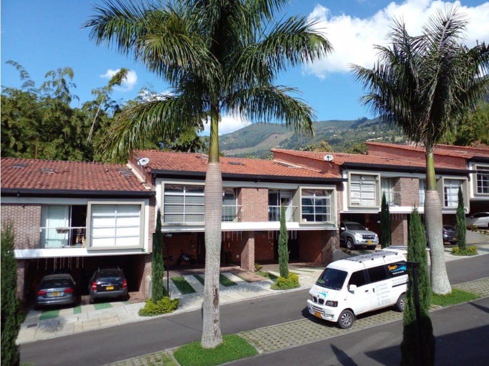 Casa en venta Antioquia Envigado El Esmeraldal 190 m2 Habitaciones 3 Baños 6 Garajes 3 Precio $850000000