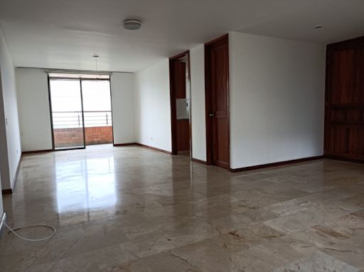 Apartamento en arriendo Antioquia Medellín El Tesoro 160 m2 Habitaciones 3 Baños 6 Garajes 3 Precio $6900000