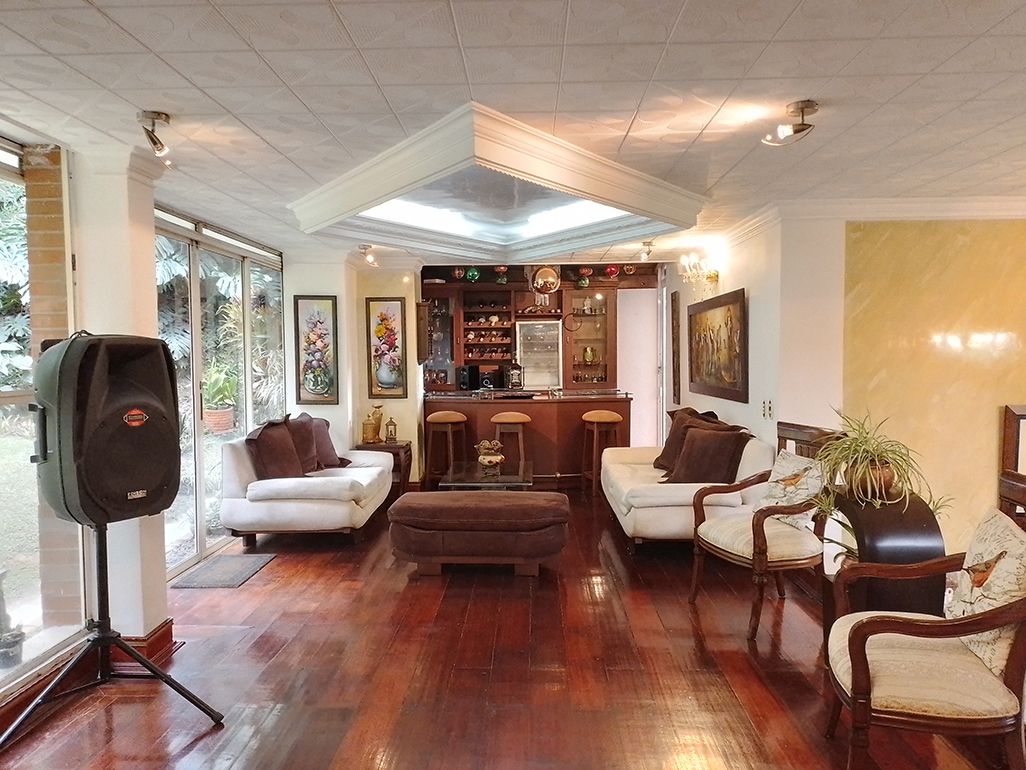 Casa en venta Antioquia Medellín El Tesoro 400 m2 Habitaciones 5 Baños 13 Garajes 5 Precio $2530000000