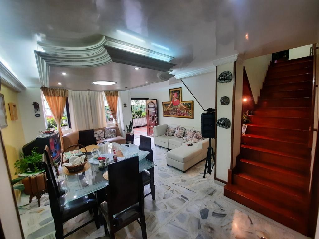 Apartamento en venta Valle Del Cauca Cali Primero De Mayo 89 m2 Habitaciones 3 Baños 4 Garajes 2 Precio $300000000