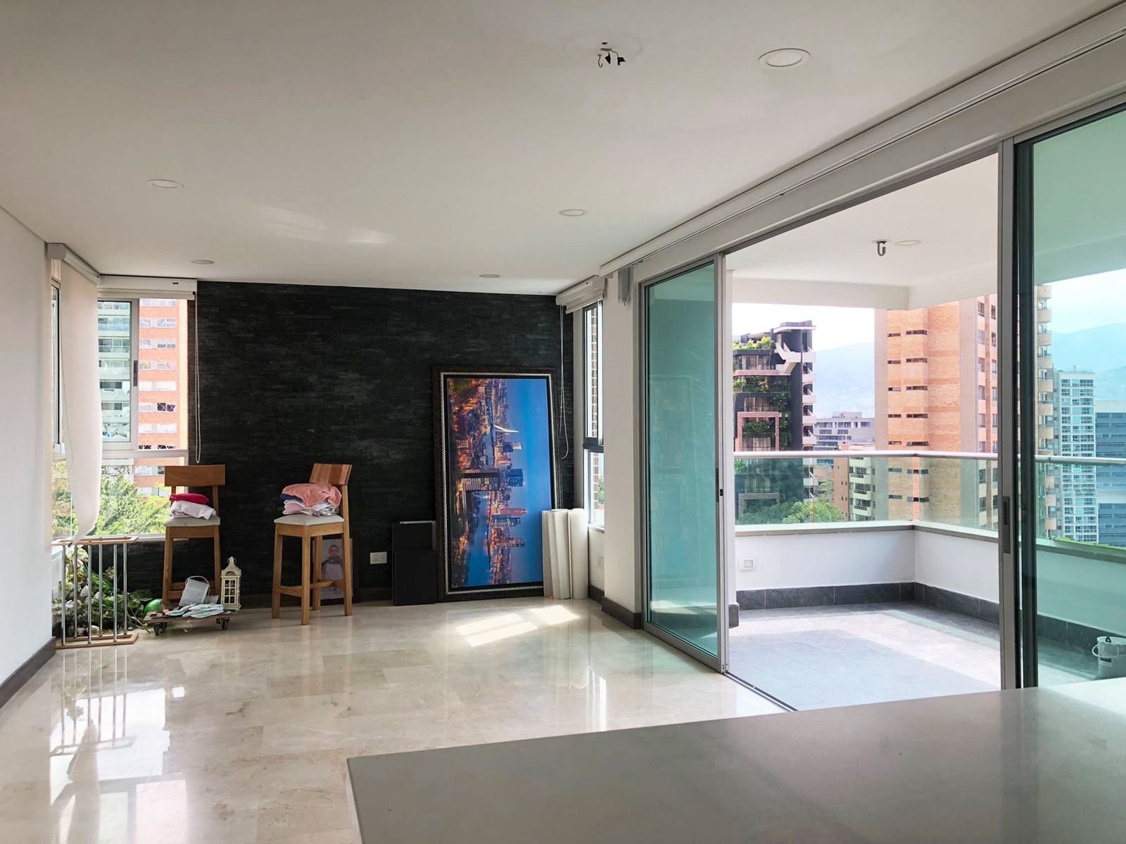 Apartamento en venta Antioquia Medellín Los Naranjos 138 m2 Habitaciones 3 Baños 6 Garajes 4 Precio $1170000000