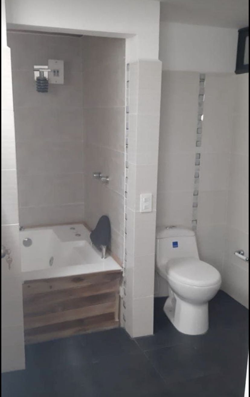 Apartamento en venta Cundinamarca Bogotá Santa Barbara Central 128 m2 Habitaciones 2 Baños 6 Garajes 2 Precio $680000000