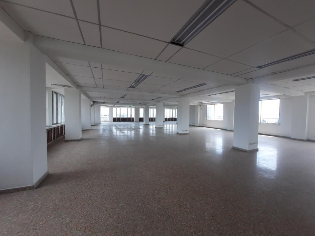 Local en arriendo Valle Del Cauca Cali San Nicolás 599 m2 Habitaciones 0 Baños 15 Garajes 1 Precio $17970000