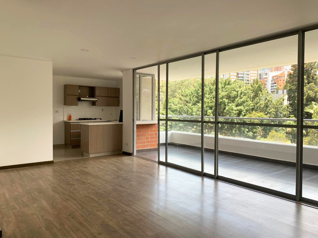 Apartamento en arriendo Antioquia Envigado Zona Centro 119 m2 Habitaciones 3 Baños 6 Garajes 3 Precio $4300000