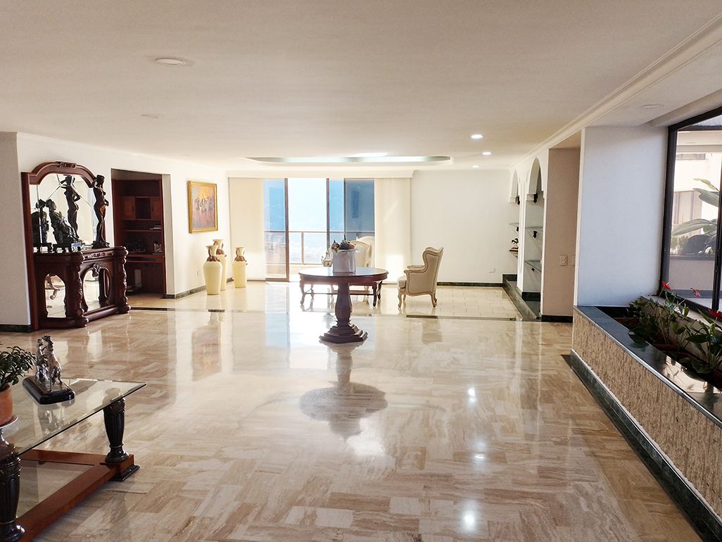 Apartamento en venta Antioquia Medellín Los Balsos No2 430 m2 Habitaciones 4 Baños 8 Garajes 5 Precio $1730000000