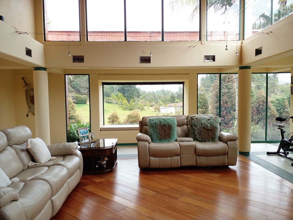 Casa en venta Antioquia Envigado La Mesa 300 m2 Habitaciones 4 Baños 8 Garajes 14 Precio $4550000000