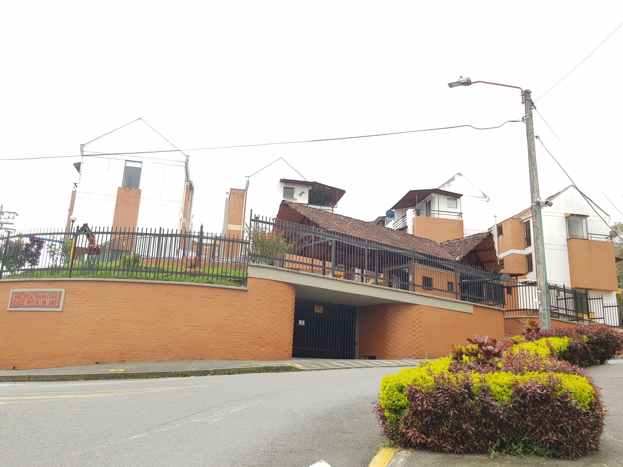 Casa en arriendo o venta Quindío Armenia Asd 136 m2 Habitaciones 4 Baños 4 Garajes 1 Precio venta $440000000 Precio arriendo $2186000