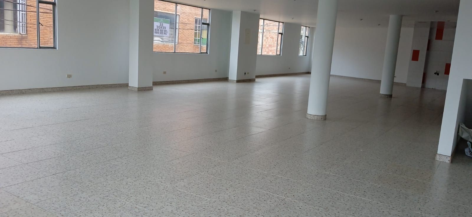 Local en arriendo Cundinamarca Zipaquirá Rincon De Barandillas I 190 m2 Habitaciones 0 Baños 2 Garajes 1 Precio $1500000