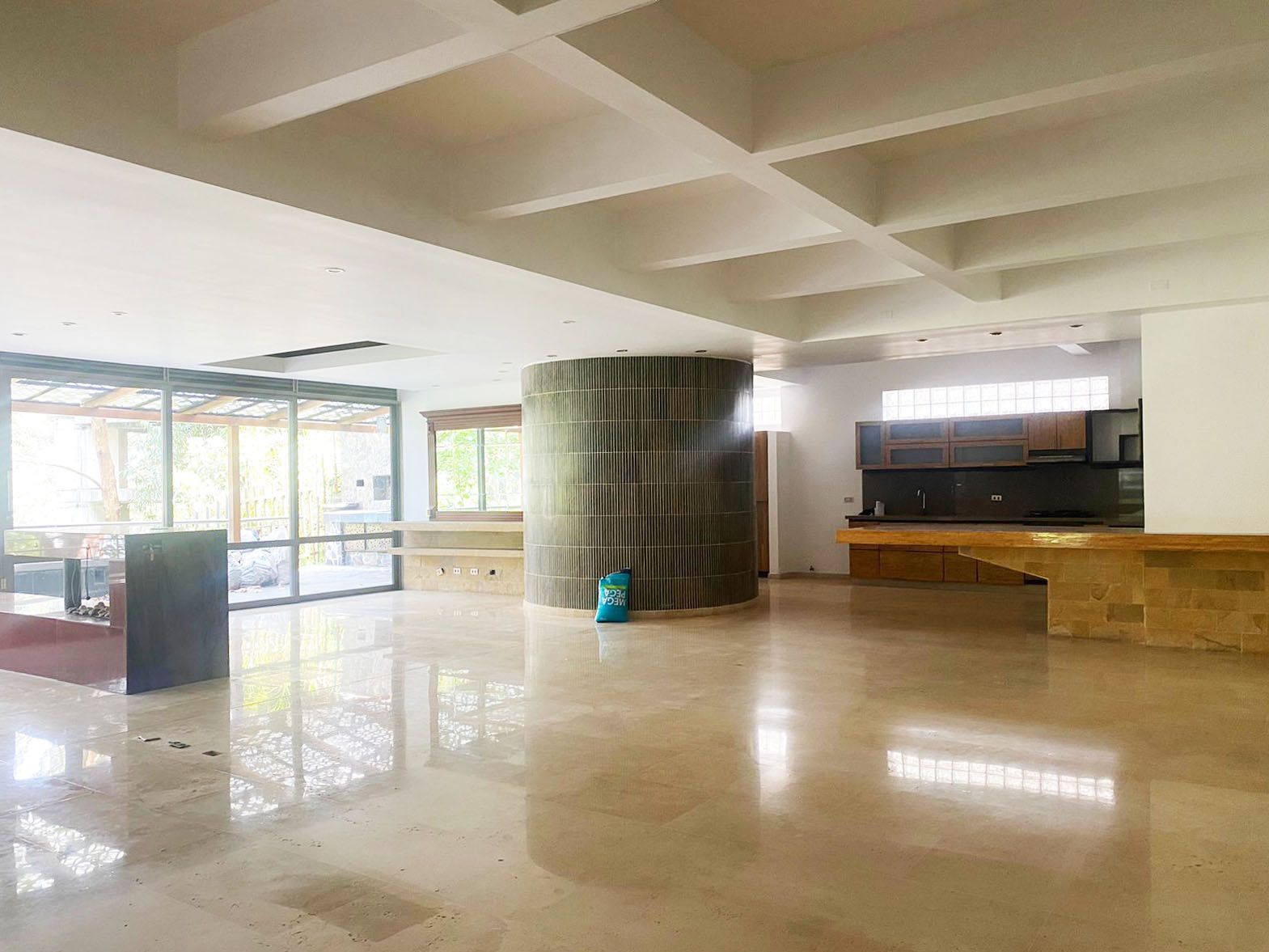 Apartamento en arriendo o venta Antioquia Sabaneta Betania 374 m2 Habitaciones 4 Baños 8 Garajes 3 Precio venta $1500000000 Precio arriendo $7300000