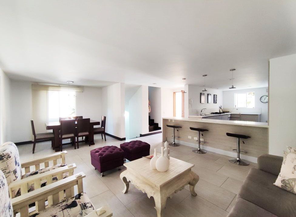 Casa en venta Antioquia Medellín El Diamante No2 186 m2 Habitaciones 3 Baños 6 Garajes 4 Precio $1050000000