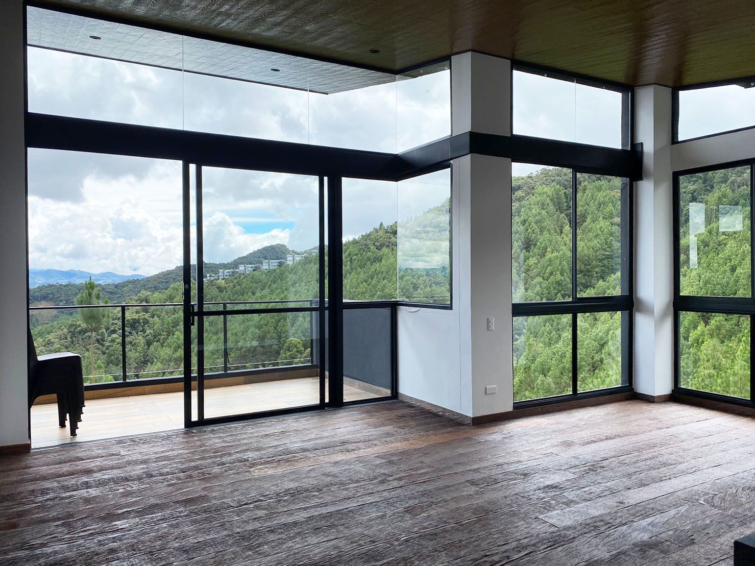 Apartamento en arriendo Antioquia El Retiro El Retiro 140 m2 Habitaciones 2 Baños 4 Garajes 2 Precio $6800000