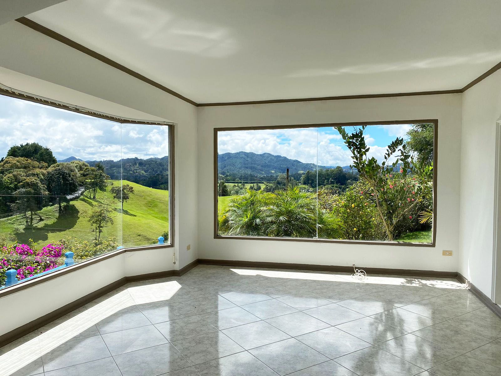 Casa en arriendo Antioquia El Retiro El Retiro 350 m2 Habitaciones 3 Baños 6 Garajes 5 Precio $6200000