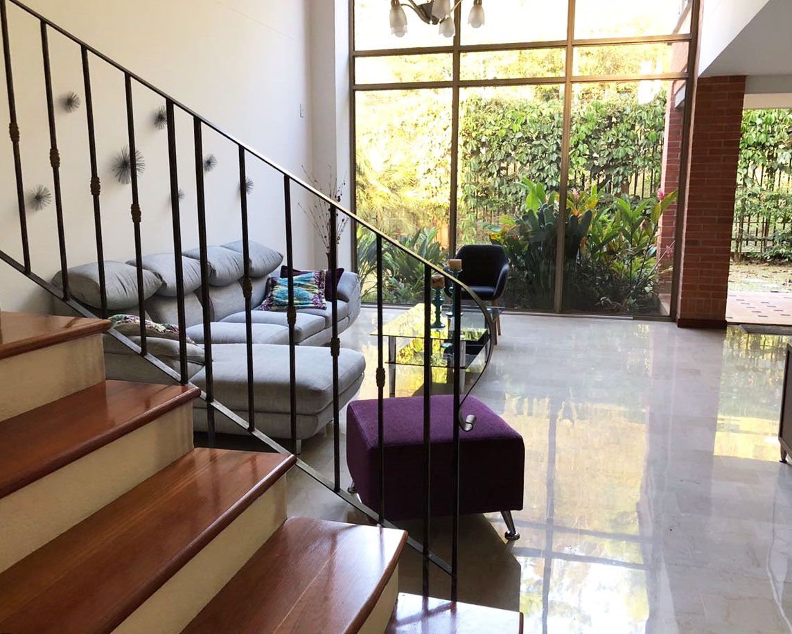 Casa en arriendo Antioquia Medellín El Tesoro 365 m2 Habitaciones 4 Baños 8 Garajes 3 Precio $18000000