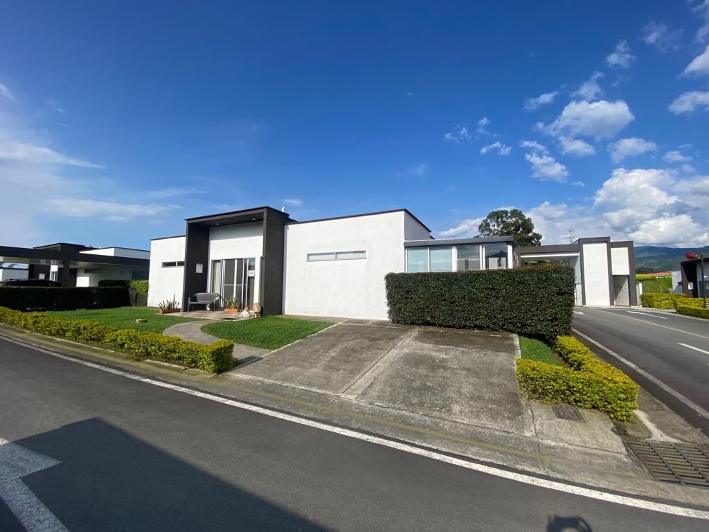 Casa en venta Risaralda Santa Rosa De Cabal Santa Rosa 160 m2 Habitaciones 3 Baños 2 Garajes 5 Precio $660000000