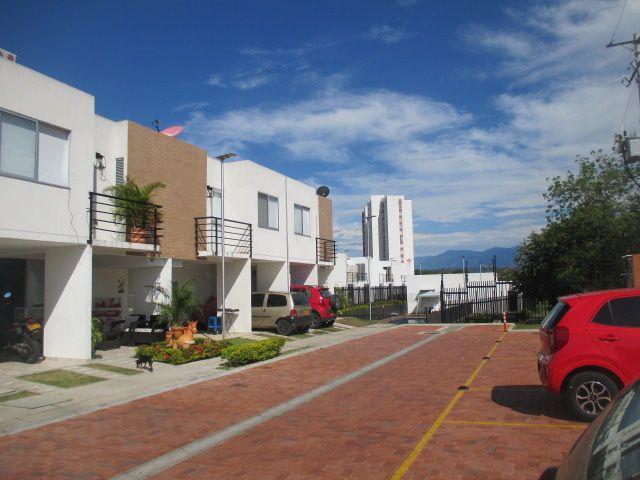 Casa en venta Huila Neiva Nn 110 m2 Habitaciones 3 Baños 4 Garajes 2 Precio $250000000