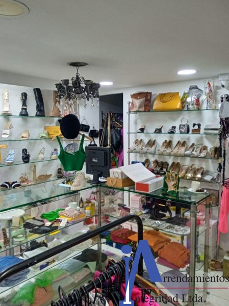 Local en venta Antioquia Medellín Laureles 18 m2 Habitaciones 0 Baños 1 Garajes 0 Precio $300000000