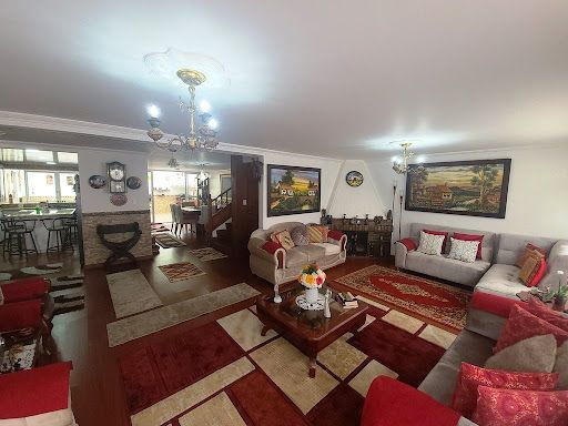 Casa en venta Cundinamarca Bogotá Mónaco 207 m2 Habitaciones 5 Baños 8 Garajes 5 Precio $1400000000