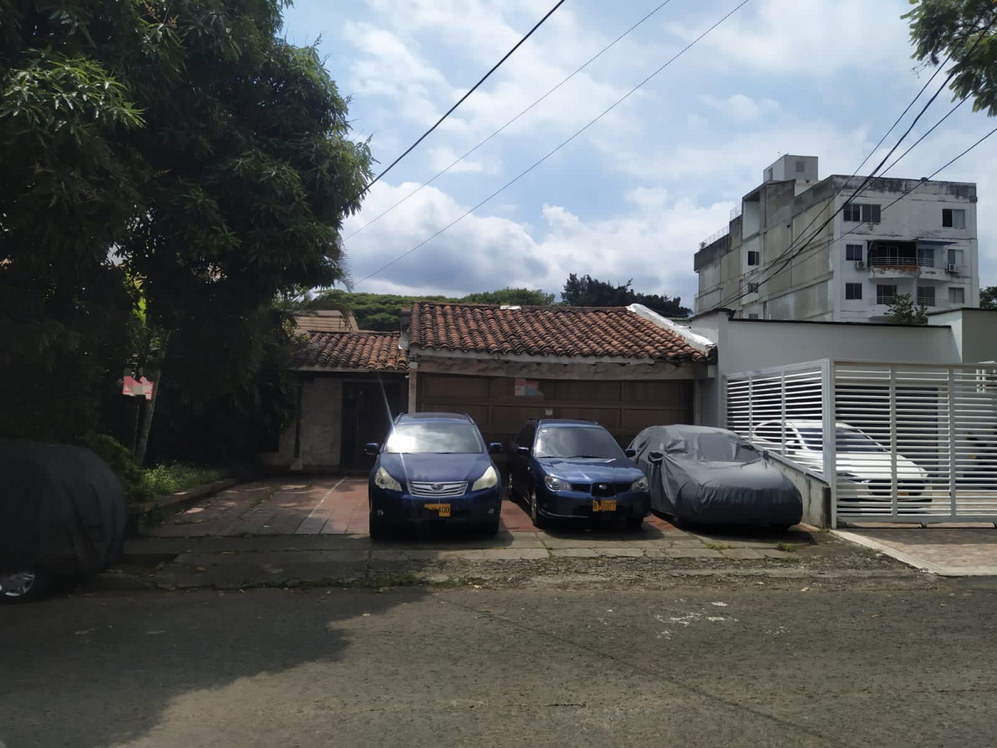 Casa en venta Valle Del Cauca Cali Urbanización Ciudad Jardín 370 m2 Habitaciones 5 Baños 9 Garajes 3 Precio $1100000000