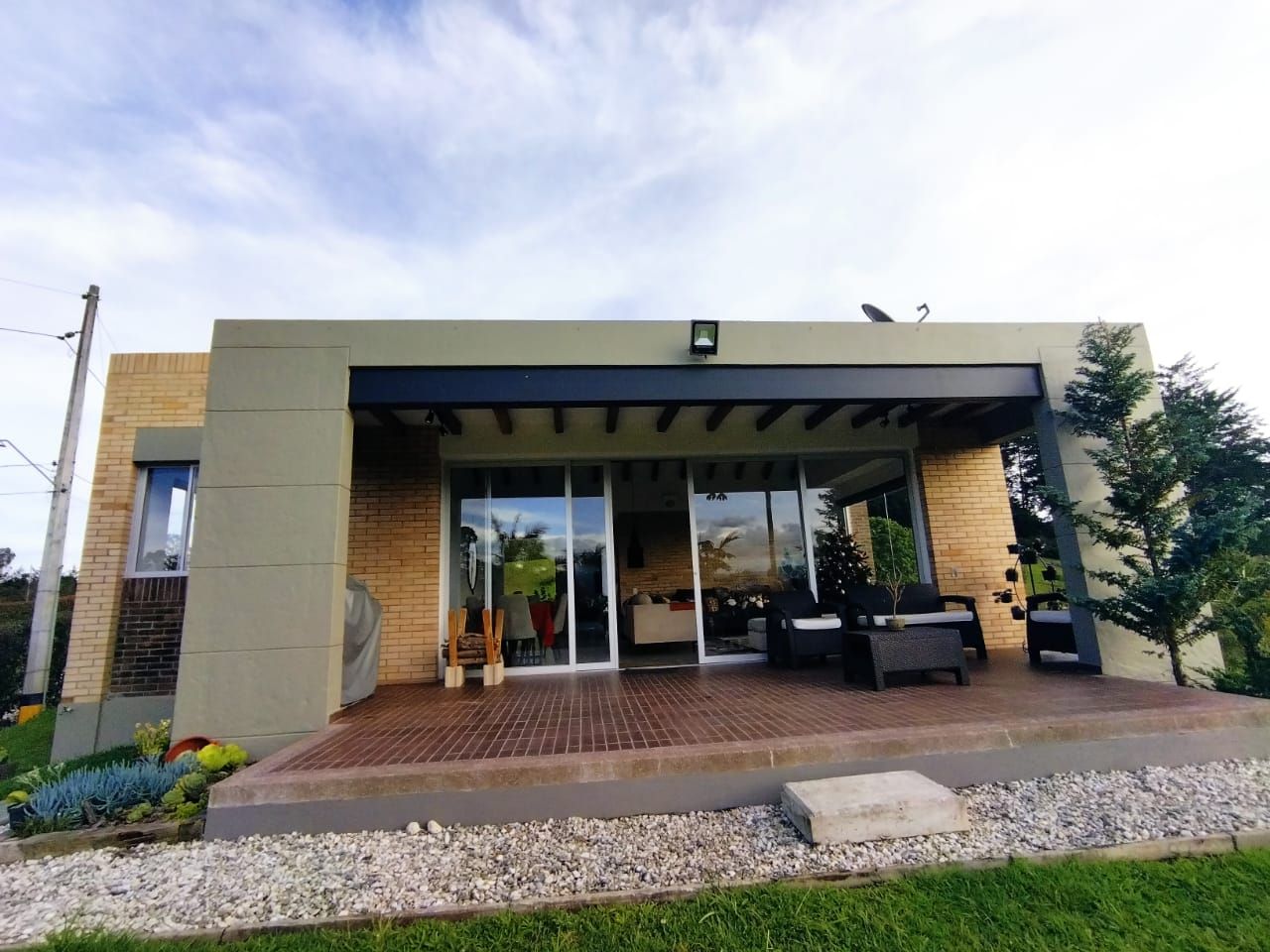 Finca en venta Antioquia El Carmen De Viboral Vereda Quirama 2500 m2 Habitaciones 3 Baños 4 Garajes 3 Precio $1500000000