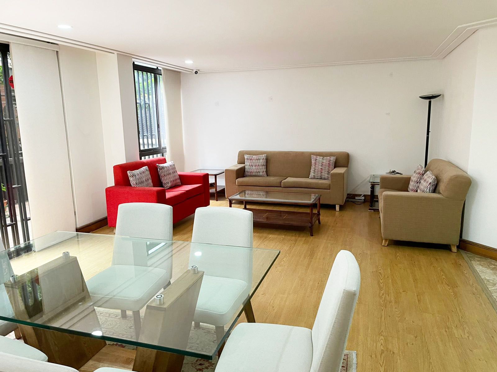 Apartamento en arriendo Antioquia Medellín Astorga 213 m2 Habitaciones 4 Baños 4 Garajes 2 Precio $7400000